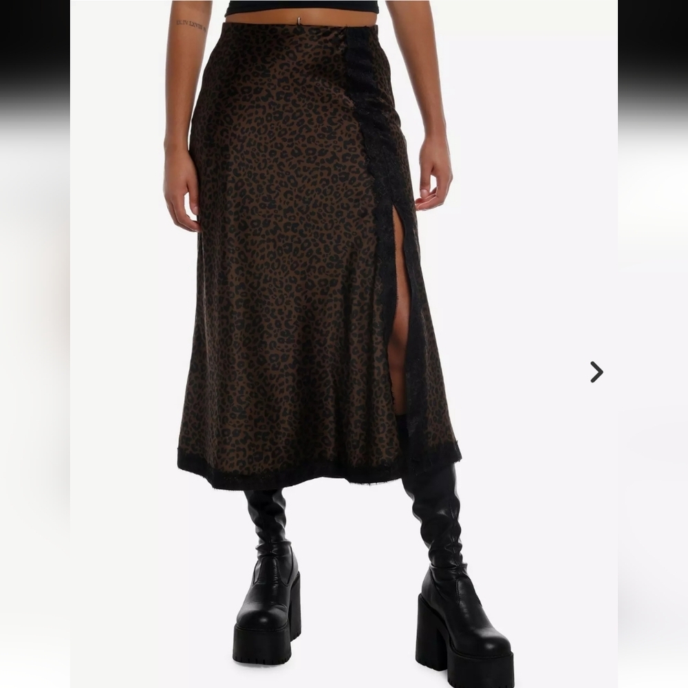Hot Topic Brown and Black Leopard Midi Skirt